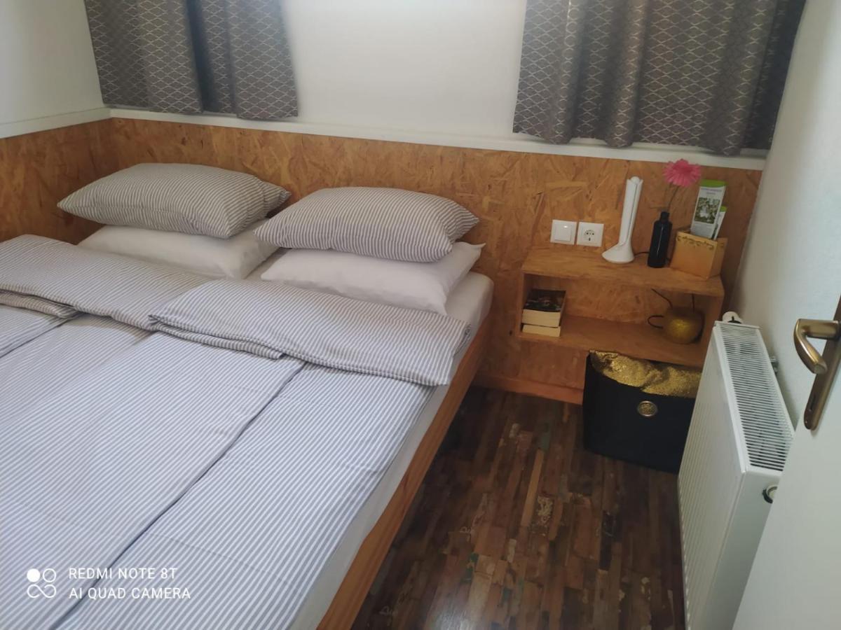 Studio Apartman Gradna Samobor Exterior photo